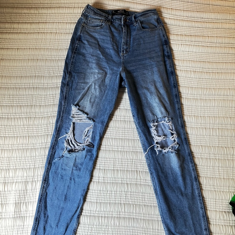 Hollister Ultra Curvy High rise Mom Jeans